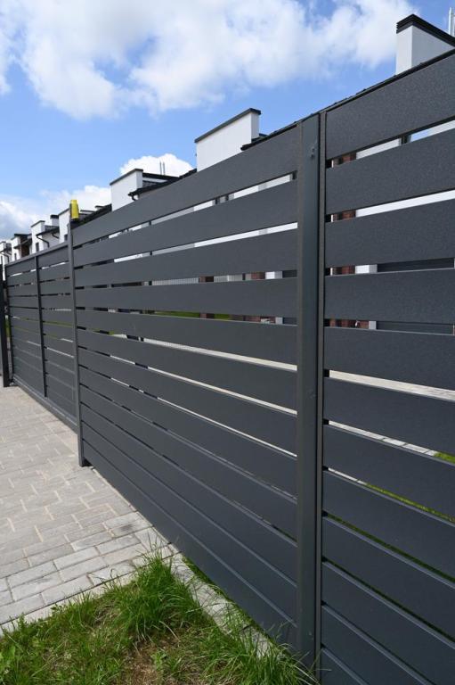 Faut-il choisir une installation de clôture sur mesure à Dreux ?